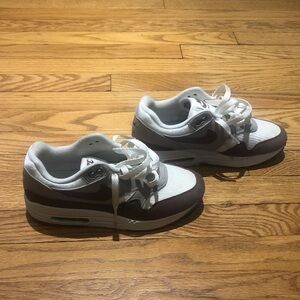 Nike Women’s Air Max Sneakers. Purple, white and gray colors. Size 5.5.